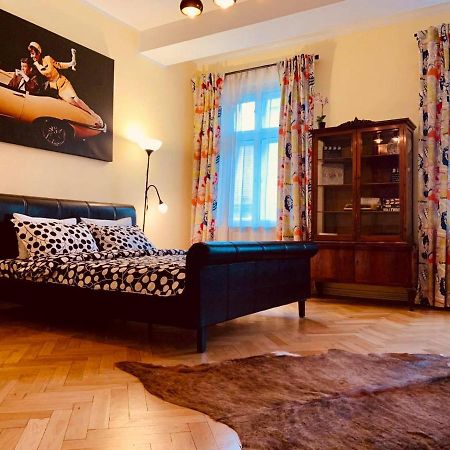 Cinematheque Ultracentral Apartment Сибиу Экстерьер фото
